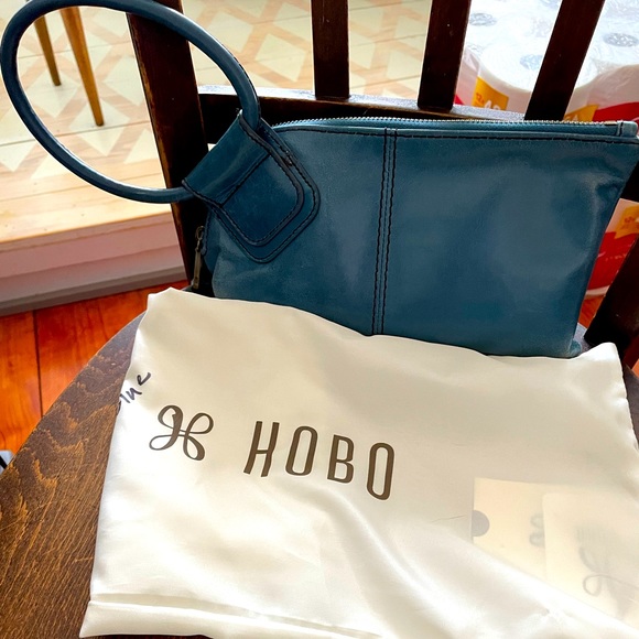 HOBO Handbags - Hobo leather purse